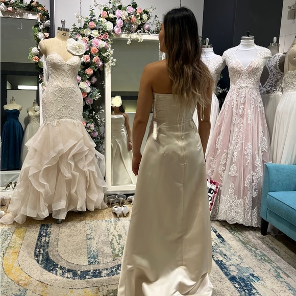 Ivory dress size 0. - Picture 3 of 3